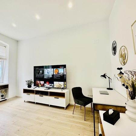 Clever Studio Near Central Shopping Center Cluj-Napoca Exterior foto