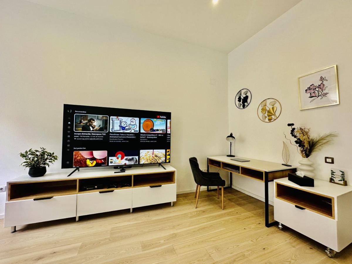 Clever Studio Near Central Shopping Center Cluj-Napoca Exterior foto